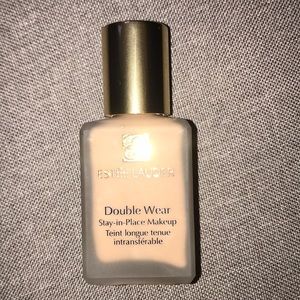 Estée Lauder Double Wear Stay-in-Place Makeup
